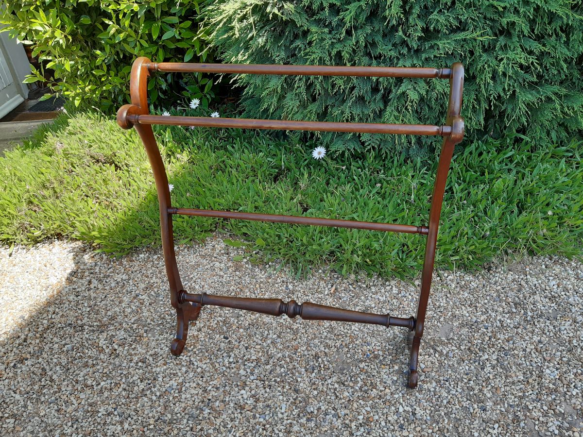 Victorian mahogany towel rail